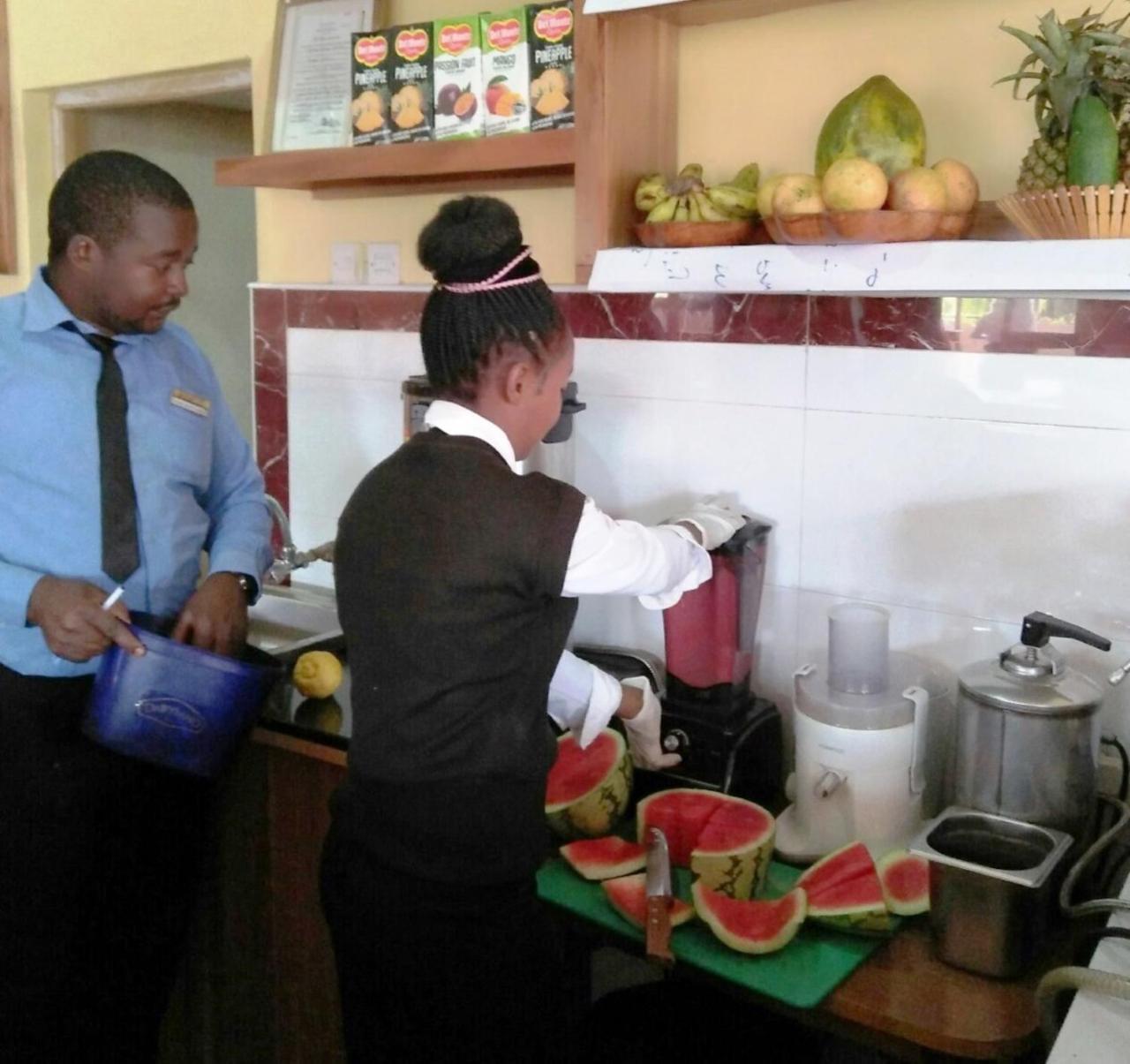 Bomen Hotel Isiolo Екстериор снимка