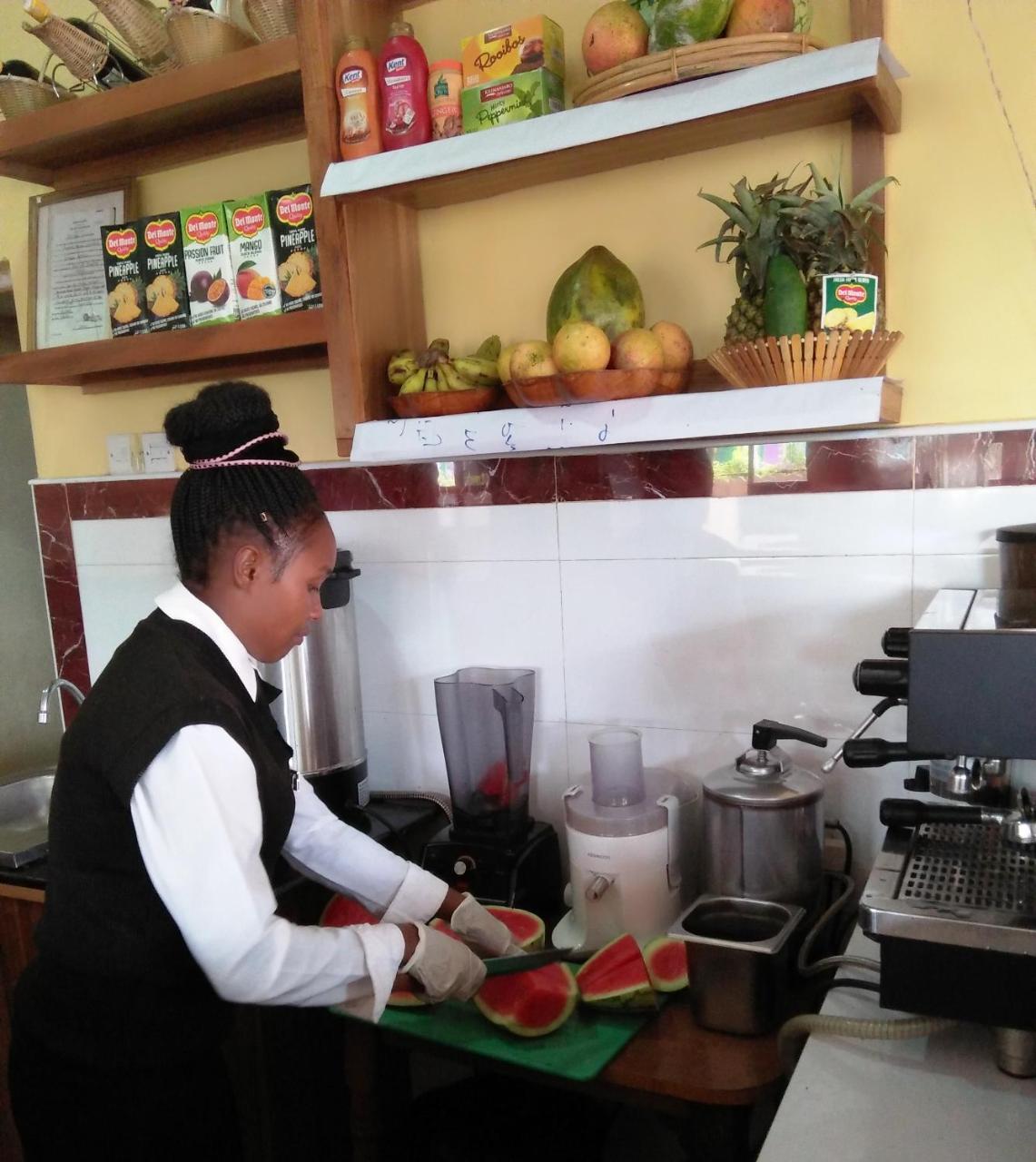 Bomen Hotel Isiolo Екстериор снимка