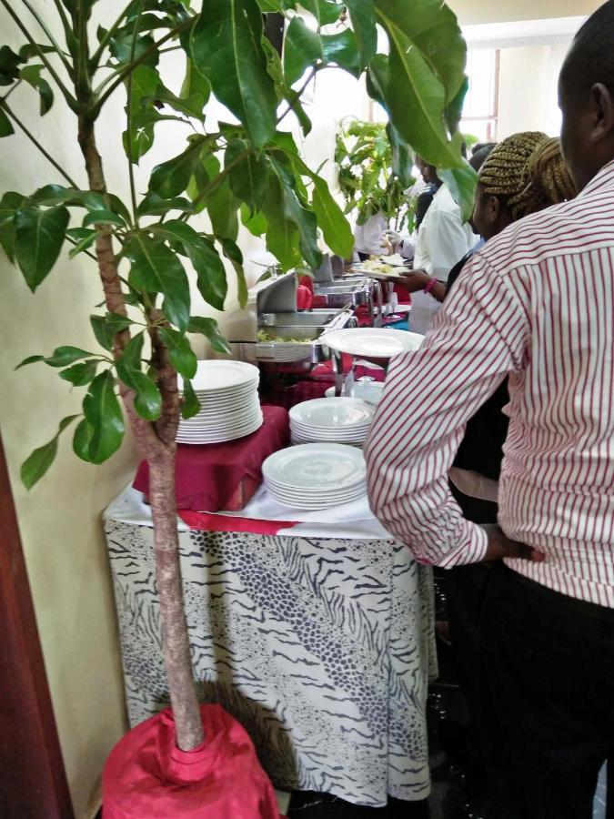 Bomen Hotel Isiolo Екстериор снимка