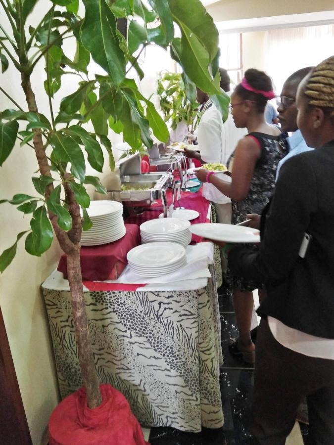 Bomen Hotel Isiolo Екстериор снимка